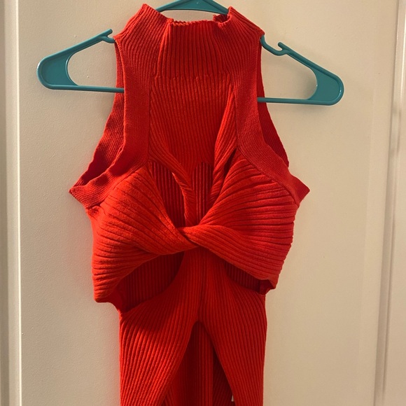 Cutout top - Picture 1 of 4